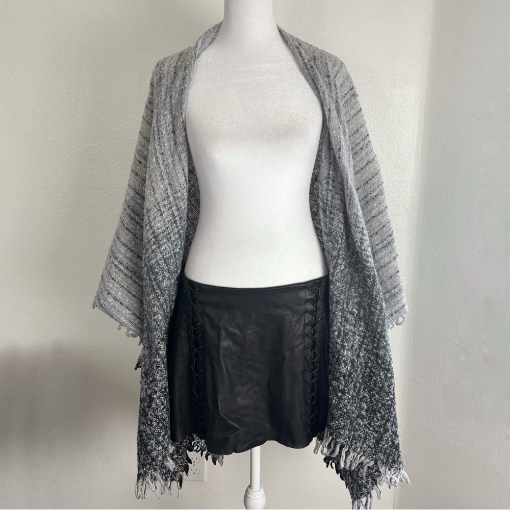 Steve Madden Ombre Knit Poncho Wrap OSFM Gray Fringe Fall Cozy